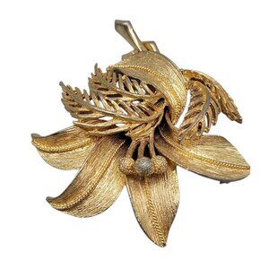Designer Floral Lily Brooch Textured Petal/Leaf Details Elegant VTG Gold-Toned